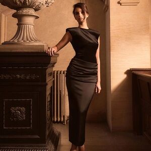 BRAND NEW PLT LABEL BLACK VELVET EXTREME SHOULDER RUCHED SATIN MIDAXI DRESS 4